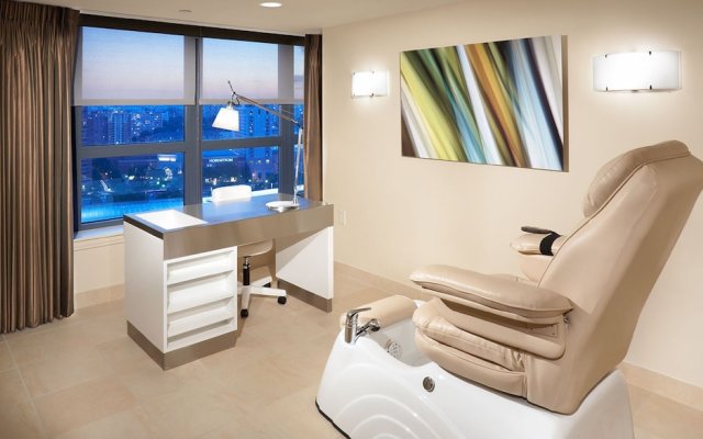 Global Luxury Suites at Fair St