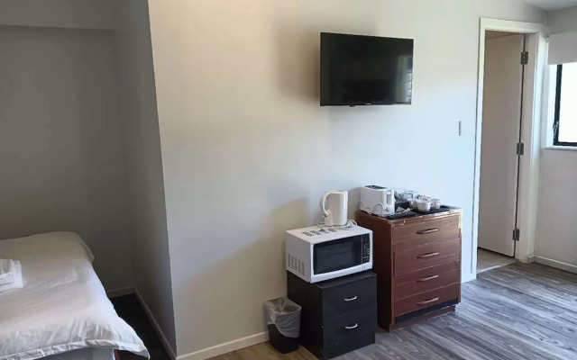 2 double and 1 sofa beds chalet 7C