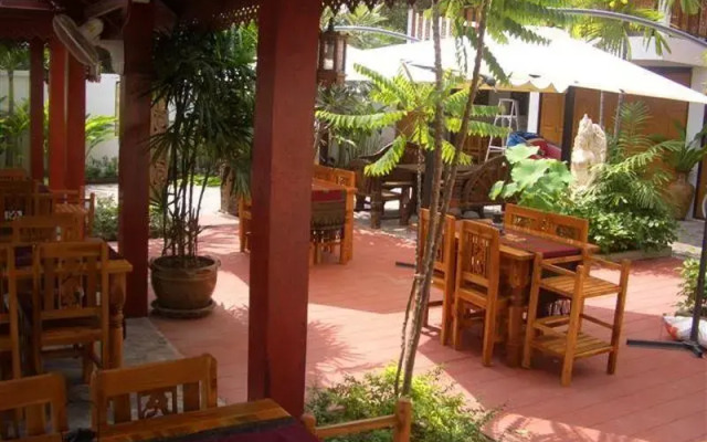 Siam Jasmine Hotel and Restaurant