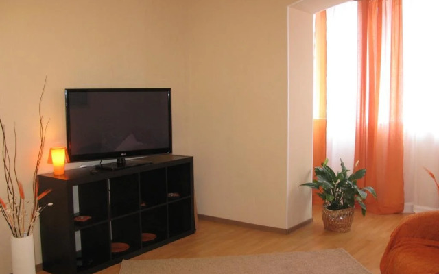 Sutkiarenda on Morskaya Naberezhnaya 35/6