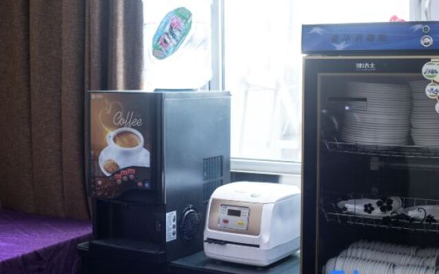 Shankee Hotel (Zhoukou Chuanhui District Red Star Macalline)