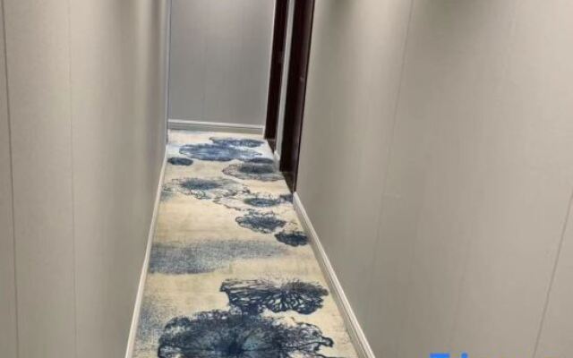 Xinyang Lakeside Boutique Hotel