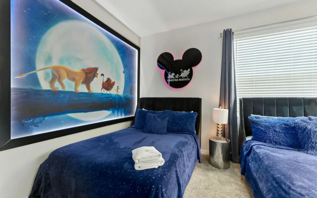 Beautiful Lakeview Retreat Near Disney