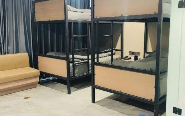 Pai Hotel (Xiangcheng Lianhua Avenue People's Park)