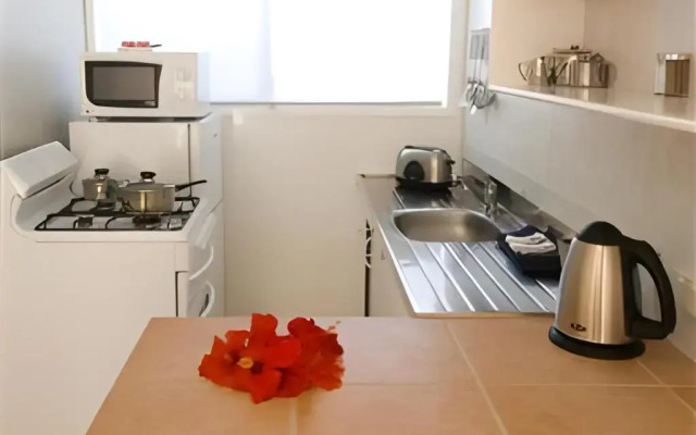 Hibiscus Regal Apartments