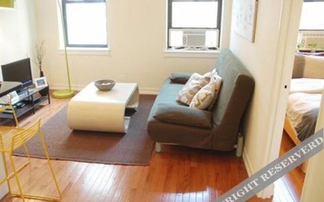 Midtown East 1BR with Private Balcony DR 26