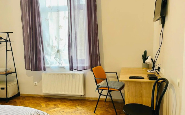 Крехівська 5, затишні апартаменти з двома спальнями