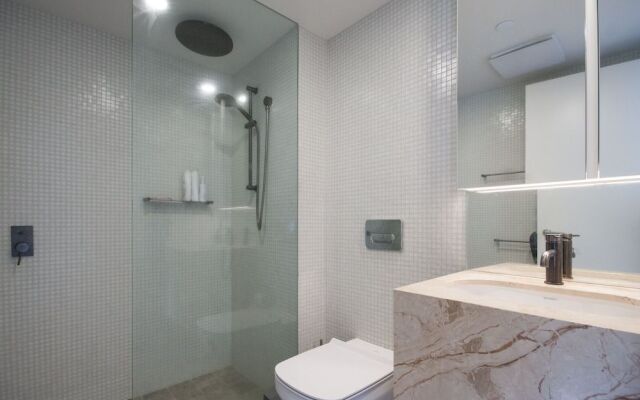 Modern Potts Point Apartment in Omnia
