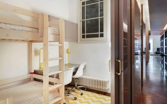 Artist Modernist 3-br Gem Next to Paseo de Gracia