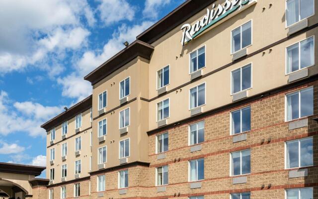 Radisson Hotel & Suites Fort McMurray