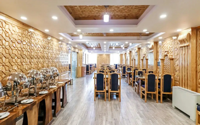 Opera Inn by OYO Rooms