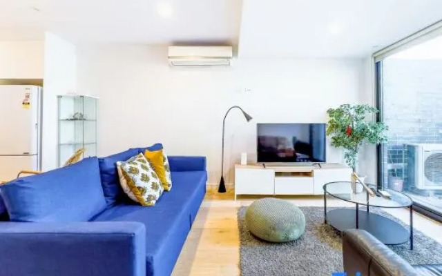 Pride Modern 2BR Apt in Bentleigh Private Garden Free Parking