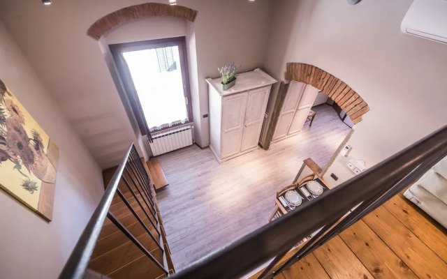 A Few Steps to The Duomo Upscale 2BD Apt