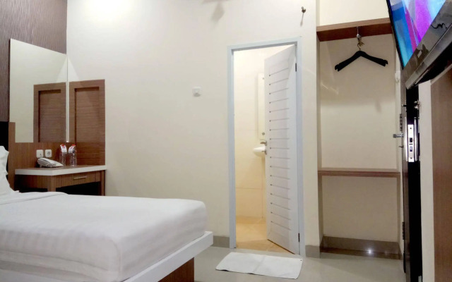 RedDoorz Plus @ Grand Pacifik Hotel Makassar