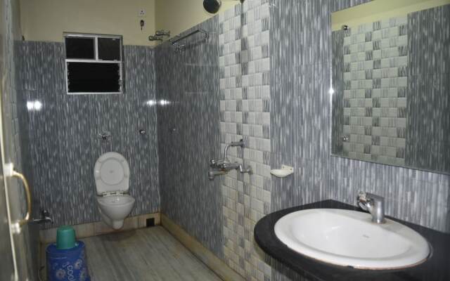 Hotel Mamoni Group