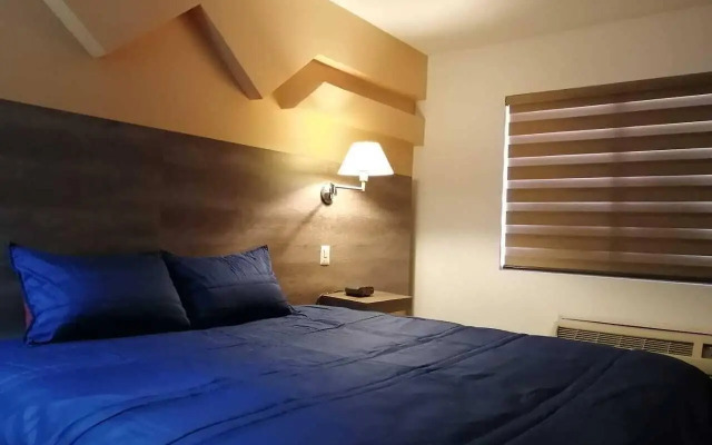 Hotel El Cason and Suites