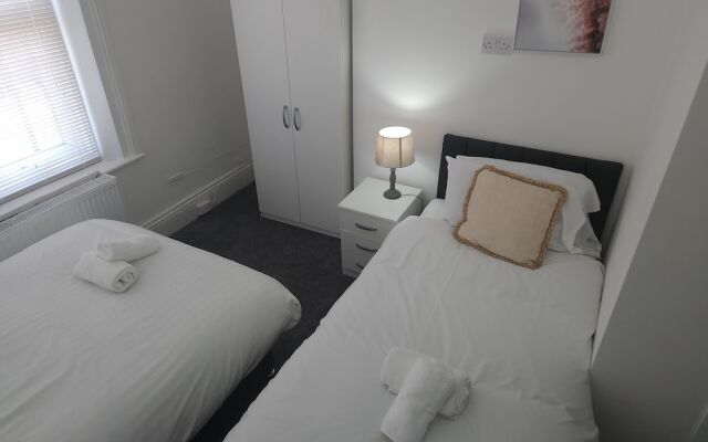 Inviting 3-bed House in Newcastle Upon Tyne