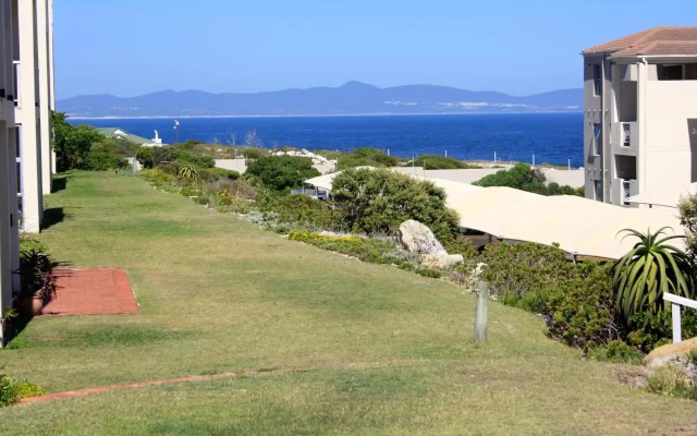142 hermanus beach club