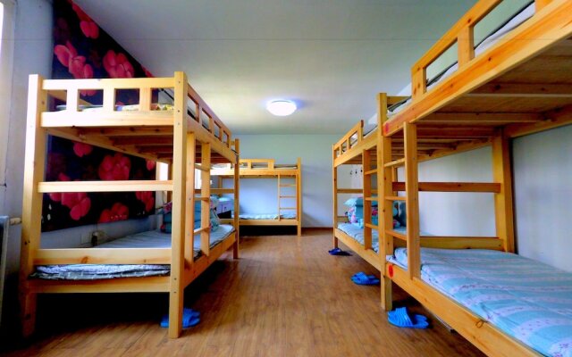 First Met Hostel