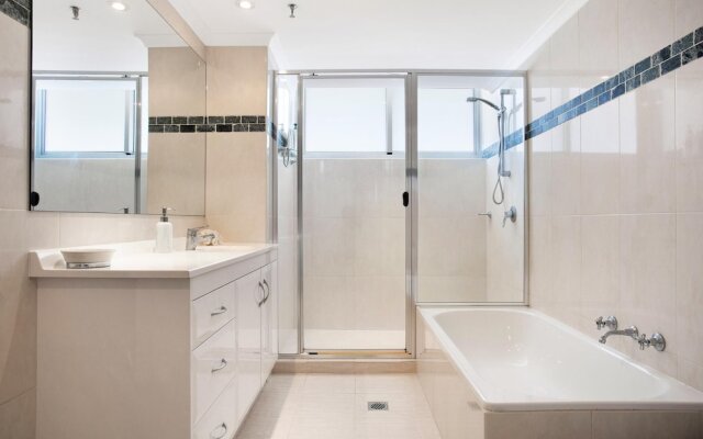 Peninsula Resort - Private Apartments