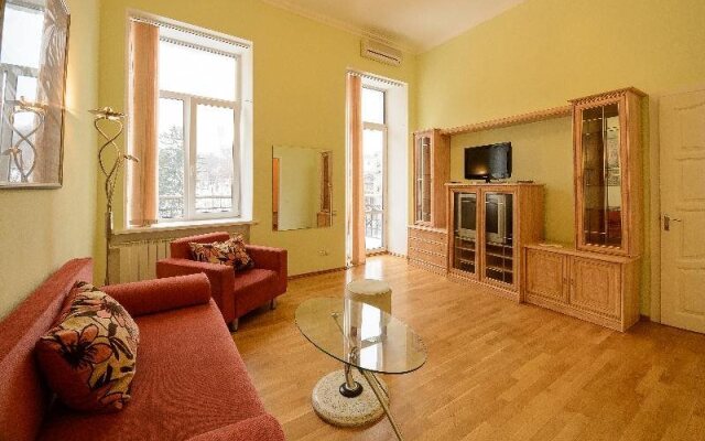 Muzeyniy Lane Kiev Apartment