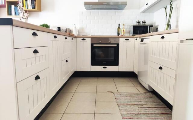 Fully equipped 2-bedroom flat unique view all year