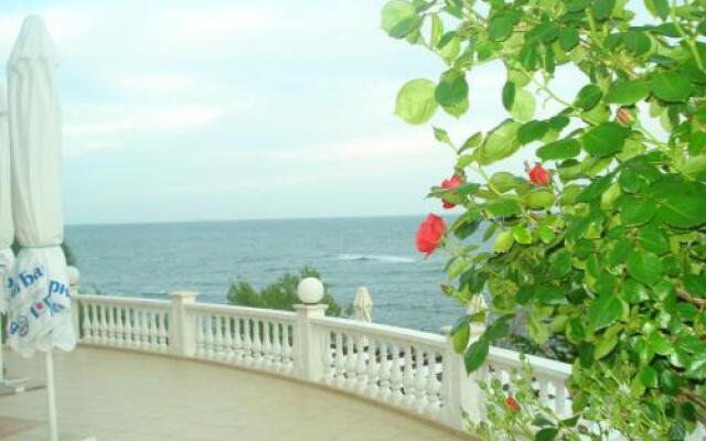 Guest House Ianis Paradise