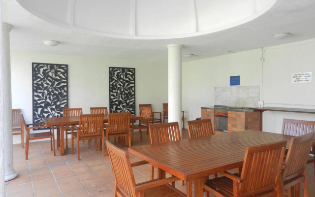 Beachside Resort - Kawana Waters