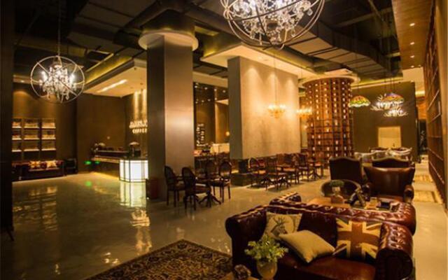 James Joyce Coffetel (Shishi Gold Coast)