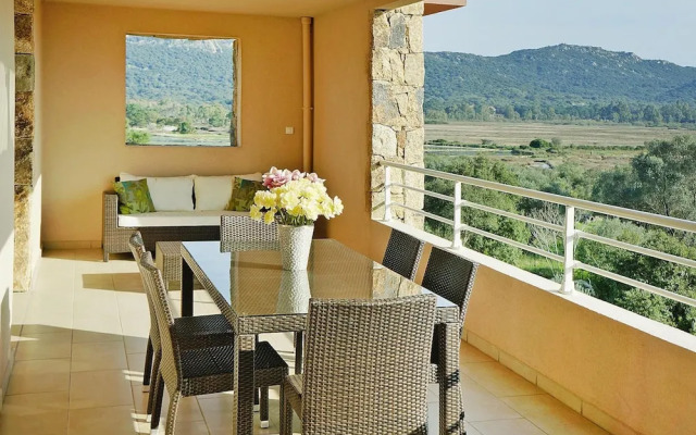 Garden-side Apartment in Salina Bay