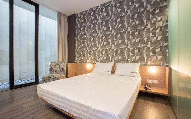 RedDoorz Plus near WTC Sudirman 2