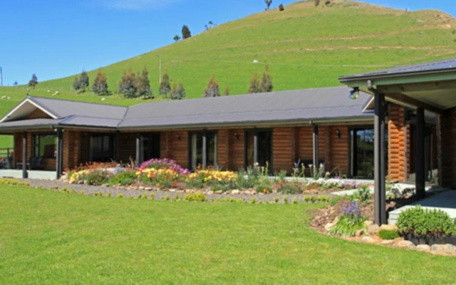 Saddle Hill Lodge
