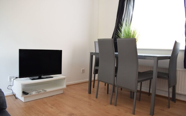 Bright 2 Bedroom Flat In Acton