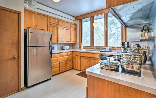 15 Mi to Downtown Minneapolis: Retreat on 5 Acres