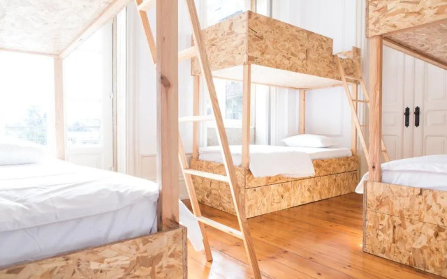 Porto República Hostel & Suites
