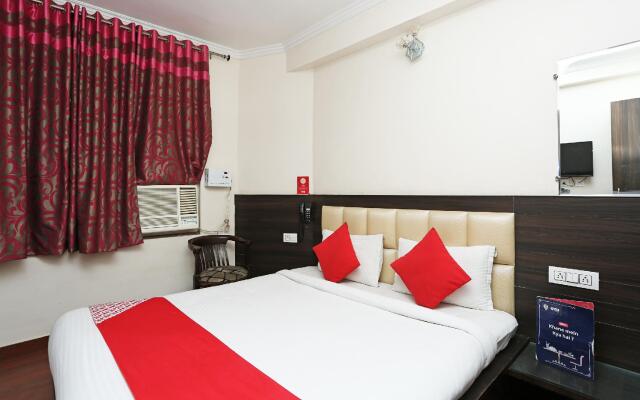 OYO 12682 Hotel Relax