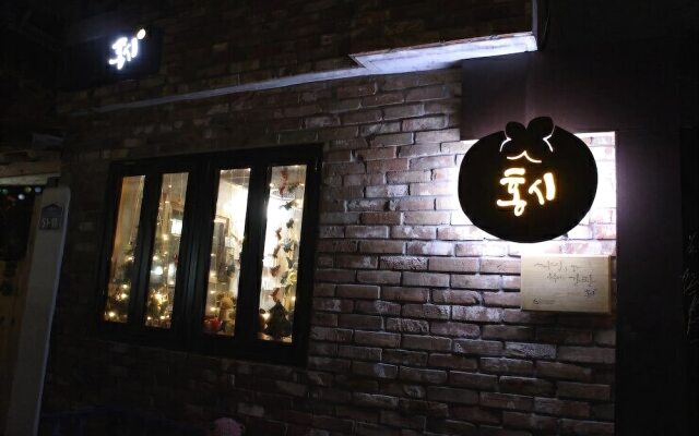 Jeonju Hongsi Hanok Guesthouse