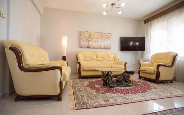 Friendly Flat 4