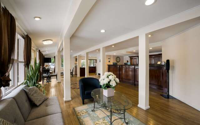 SureStay Plus by Best Western Woodbury Inn