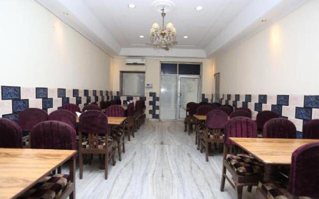 OYO 14511 Apollo Inn