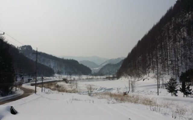 Jeongseon Click Pension