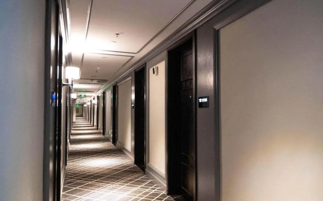 Xana Hotelle(Shenzhen futian shangmeilin subway station)