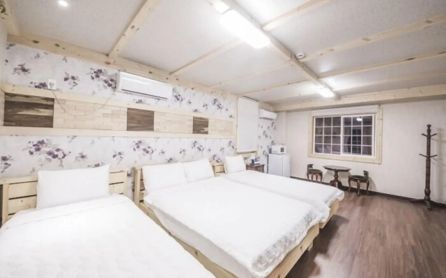 Red Windmill Pension