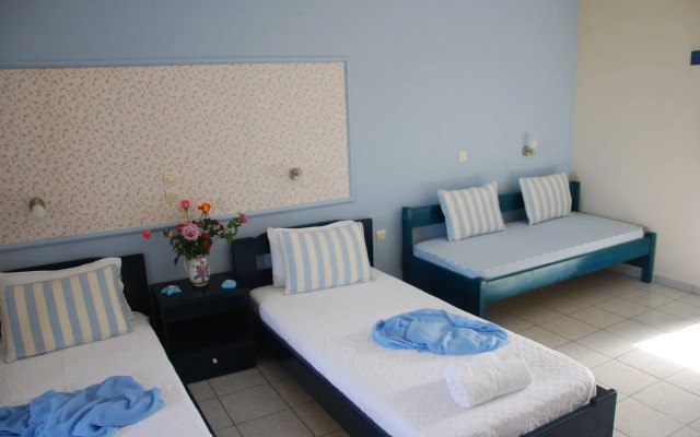 Kavos Psarou Studios and Apartments