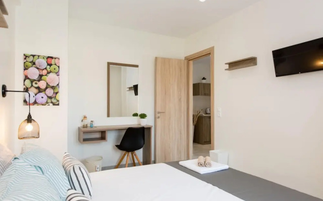 Mikes Beach Apartments & Studios