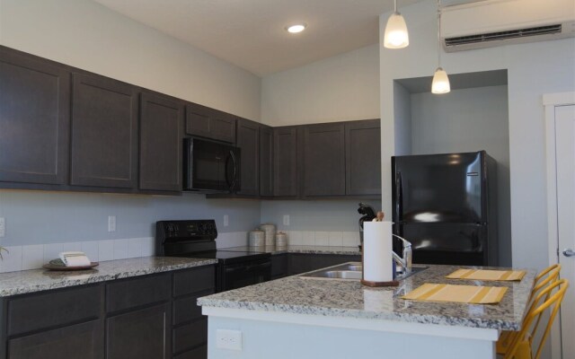 Stunning Garden City Getaway