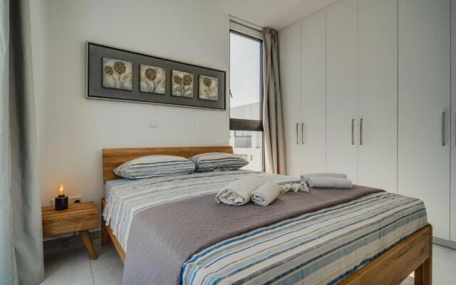SunnyVillas 4BR New Villa Private Pool in Pernera