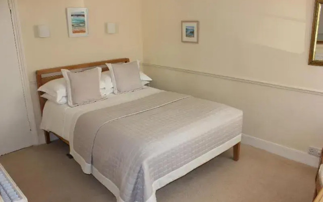 Trafalgar House Hotel - B&B