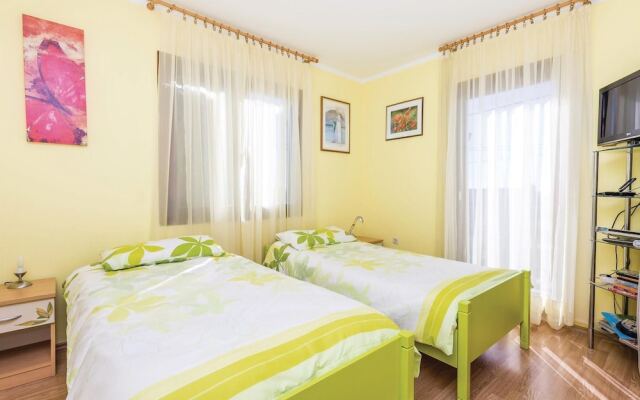 Awesome Home in Kastav with Hot Tub, WiFi & 3 Bedrooms