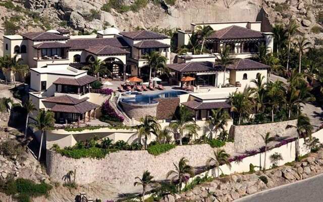 Mansion in Cabo San Lucas 1040